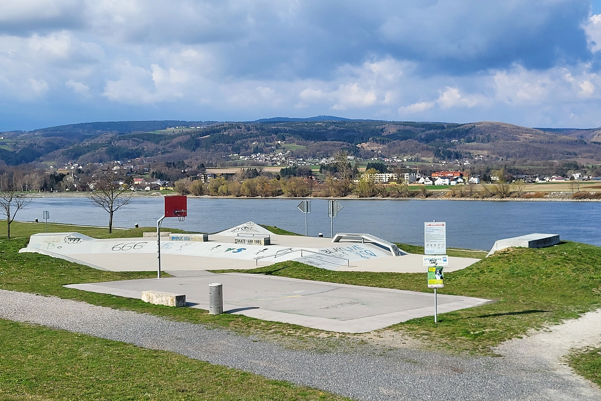 skatepark-ybbs-an-der-donau skatepark-ybbs-an-der-donau